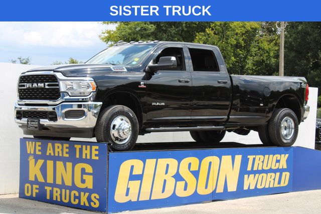 2024 RAM 3500 Big Horn 4X4 Crew Cab LWB's photo