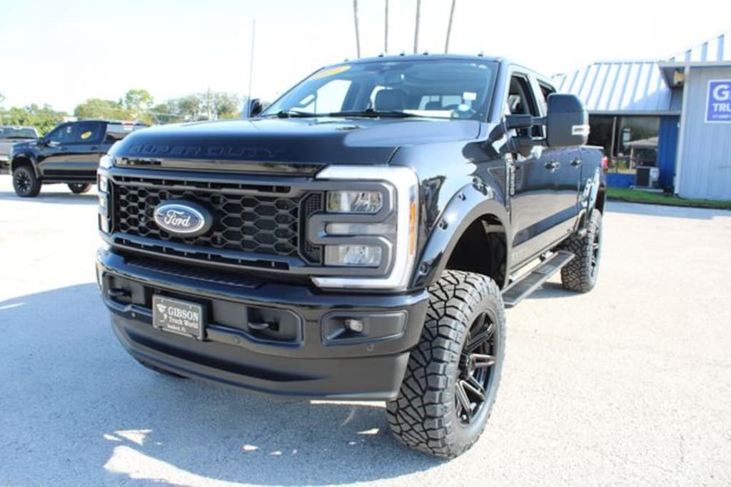 Used 2024 Ford F-250 Lariat Ultimate Crew Cab 6inch Lifted 4x4 Truck