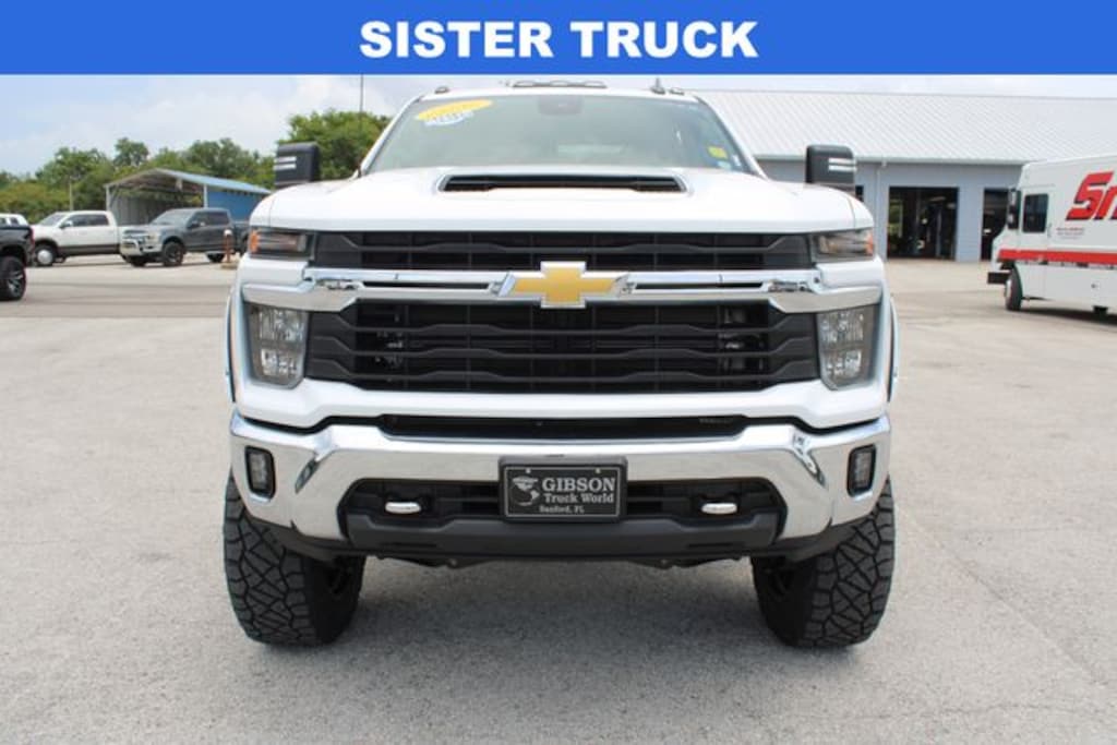 Used 2023 Chevrolet Silverado 2500HD LT Crew Cab 8inch Lifted 4x4 Truck