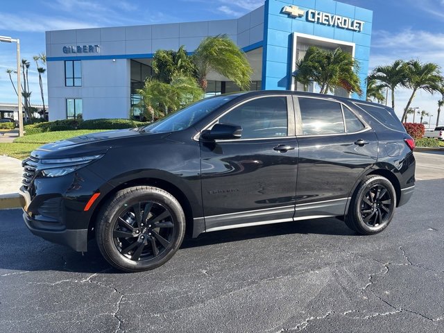 2024 Chevrolet Equinox LS photo 2