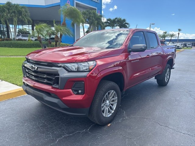2024 Chevrolet Colorado LT photo 2