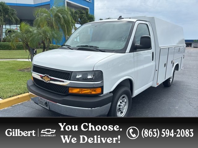 2025 Chevrolet Express Cutaway Base's photo