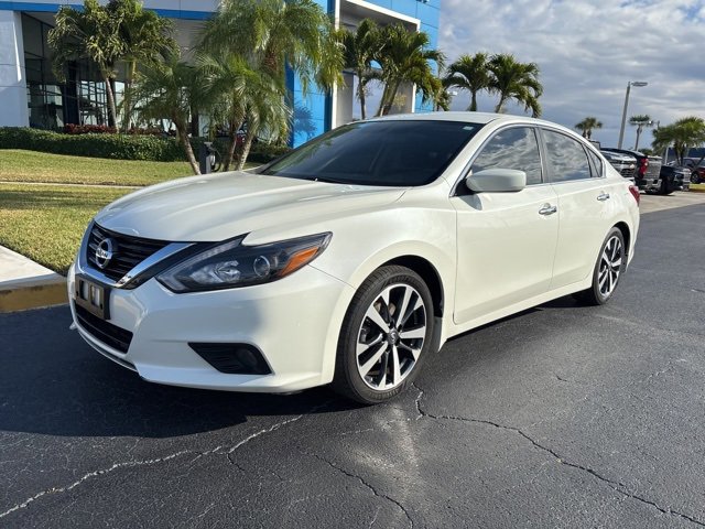 Used 2017 Nissan Altima SR with VIN 1N4AL3AP9HC270093 for sale in Okeechobee, FL