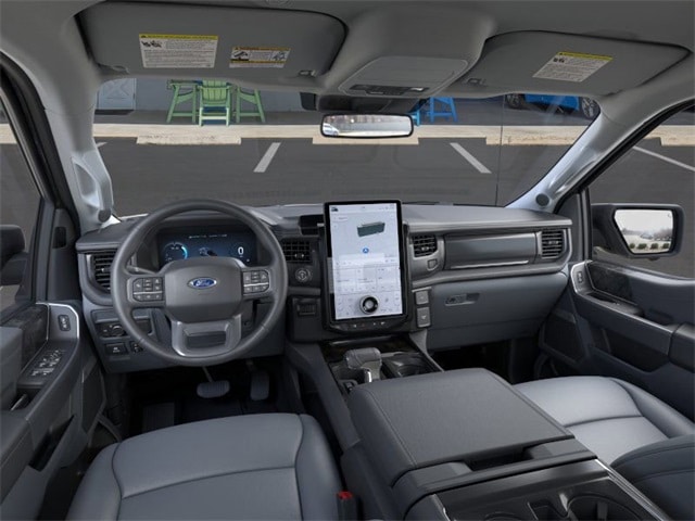 2025 Ford F-150 Lightning Flash photo 9
