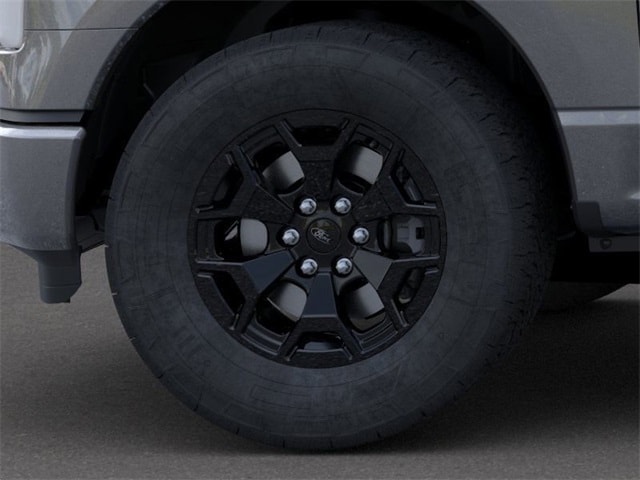 2025 Ford F-150 Lightning XLT photo 19
