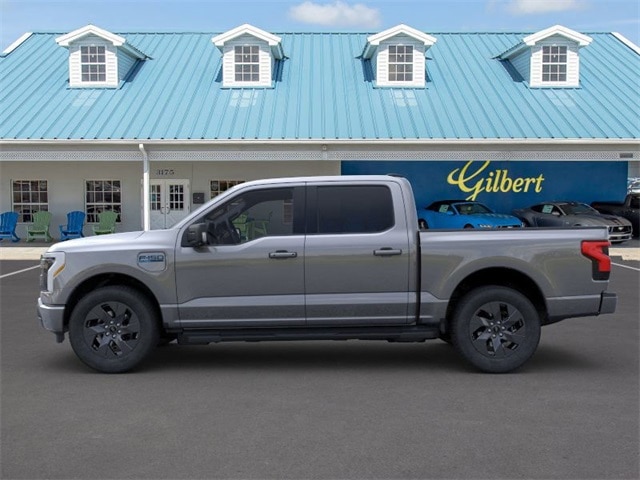 2025 Ford F-150 Lightning Flash photo 3
