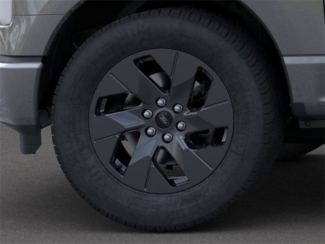 2025 Ford F-150 Lightning Flash photo 19