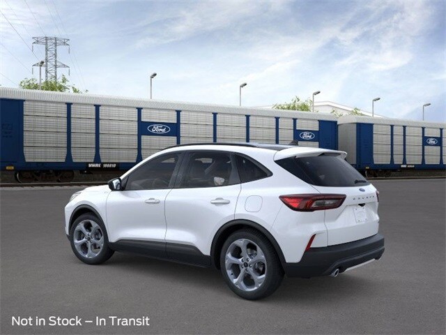2025 Ford Escape ST-Line photo 4