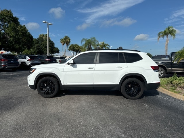 Used 2022 Volkswagen Atlas SE w/Tech with VIN 1V2JP2CAXNC553341 for sale in Okeechobee, FL