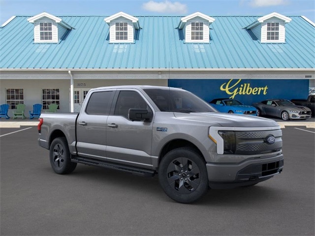 2025 Ford F-150 Lightning Flash photo 7