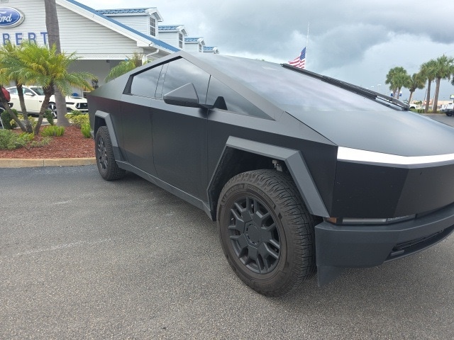 Used 2024 Tesla Cybertruck Base with VIN 7G2CEHED2RA009915 for sale in Northfield, Minnesota
