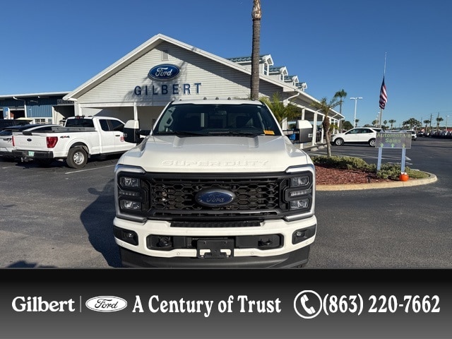 2023 Ford F-350 Super Duty Lariat's photo