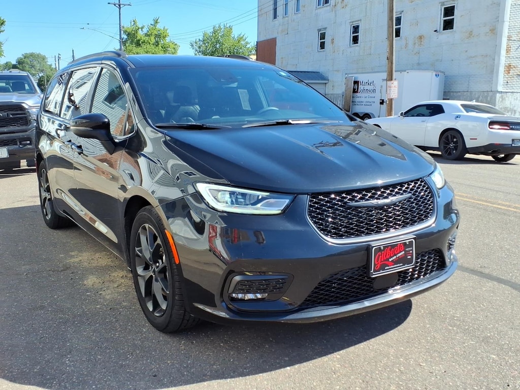Used 2023 Chrysler Pacifica Touring L Van Passenger Van