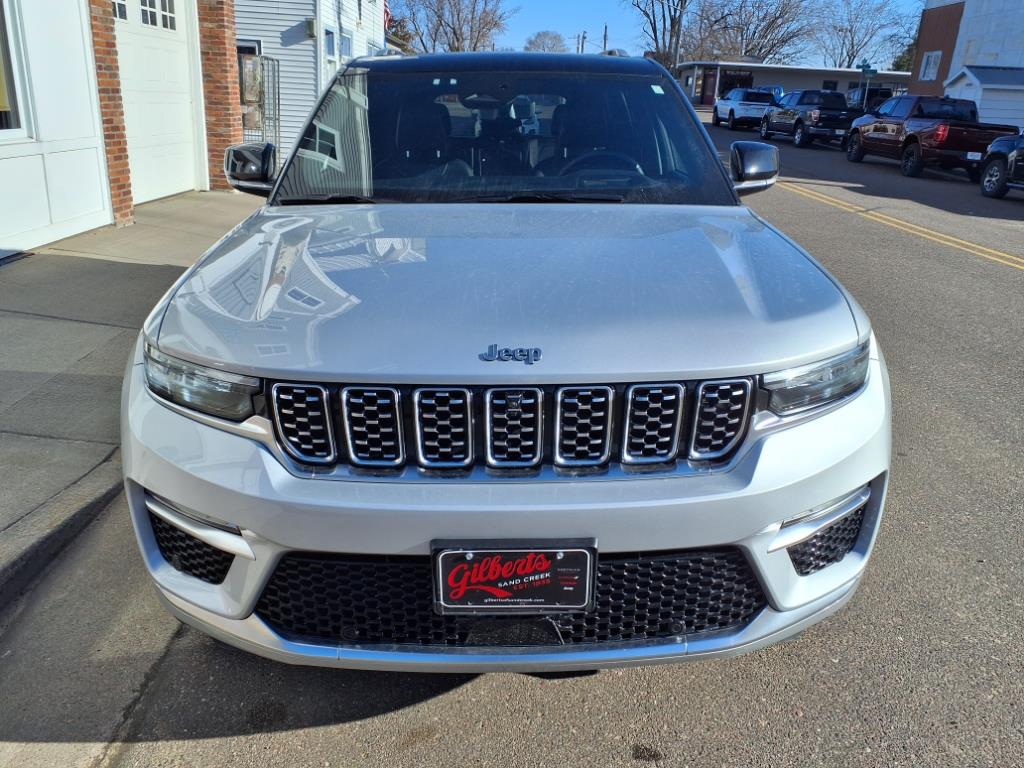 2023 Jeep Grand Cherokee Summit photo 3