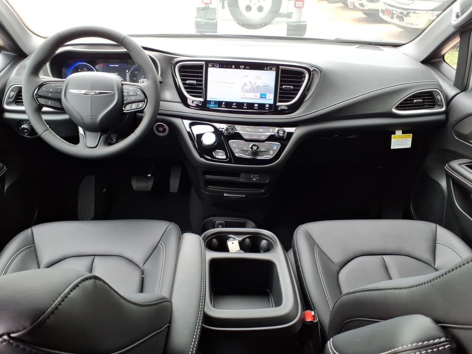 2026 Chrysler Pacifica Select - Photo 6
