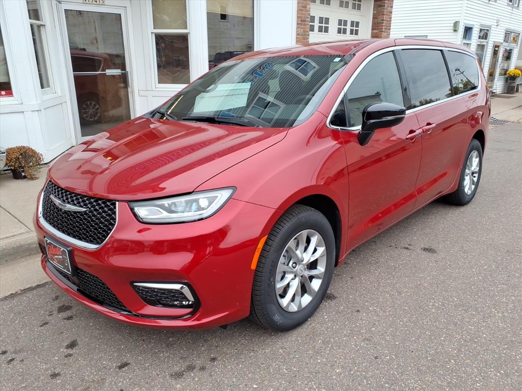 2026 Chrysler Pacifica photo 2