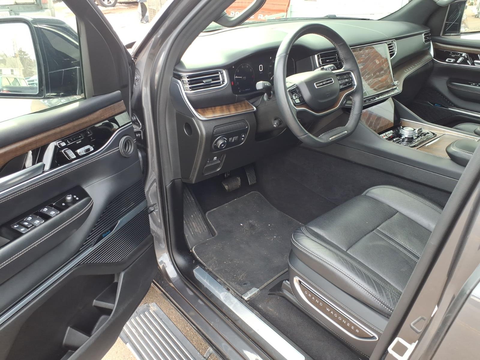 2024 Jeep Grand Wagoneer L Series I - Photo 9
