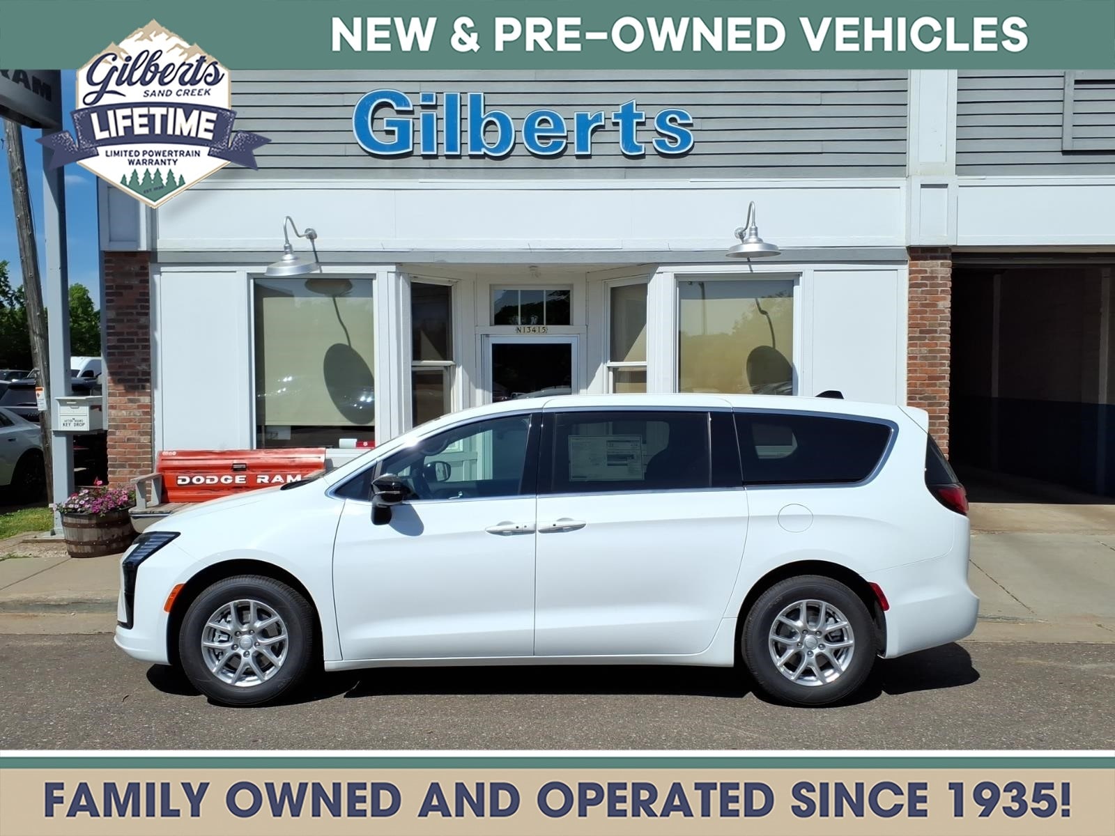 2027 Chrysler Pacifica Passenger Van 