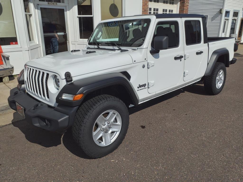 Used 2020 Jeep Gladiator Sport S with VIN 1C6HJTAG7LL153112 for sale in Sand Creek, WI