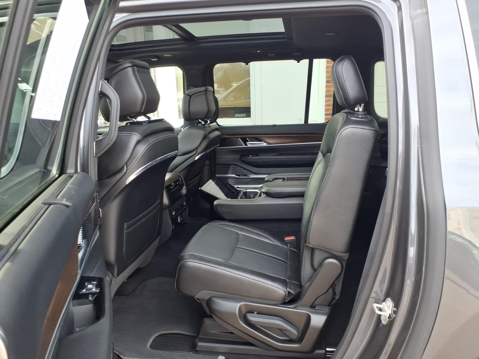 2024 Jeep Grand Wagoneer L Series I - Photo 10