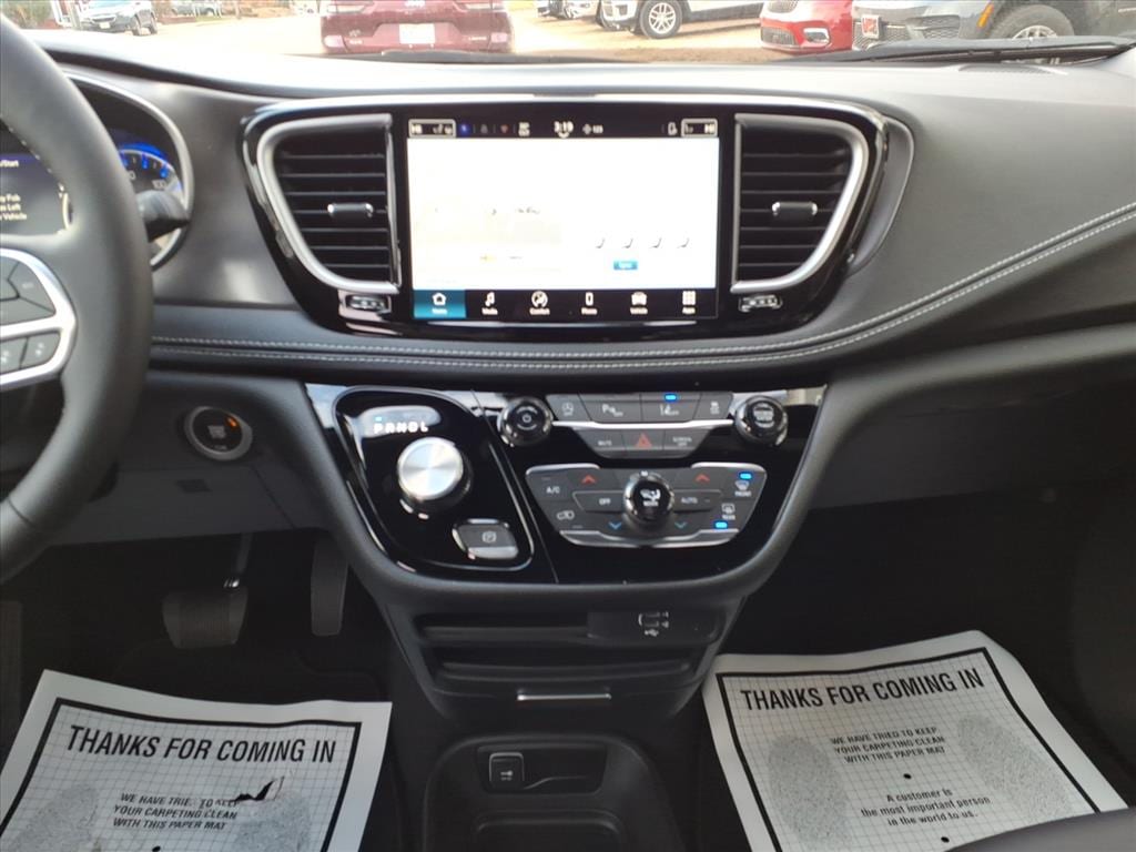 2026 Chrysler Pacifica Select - Photo 8