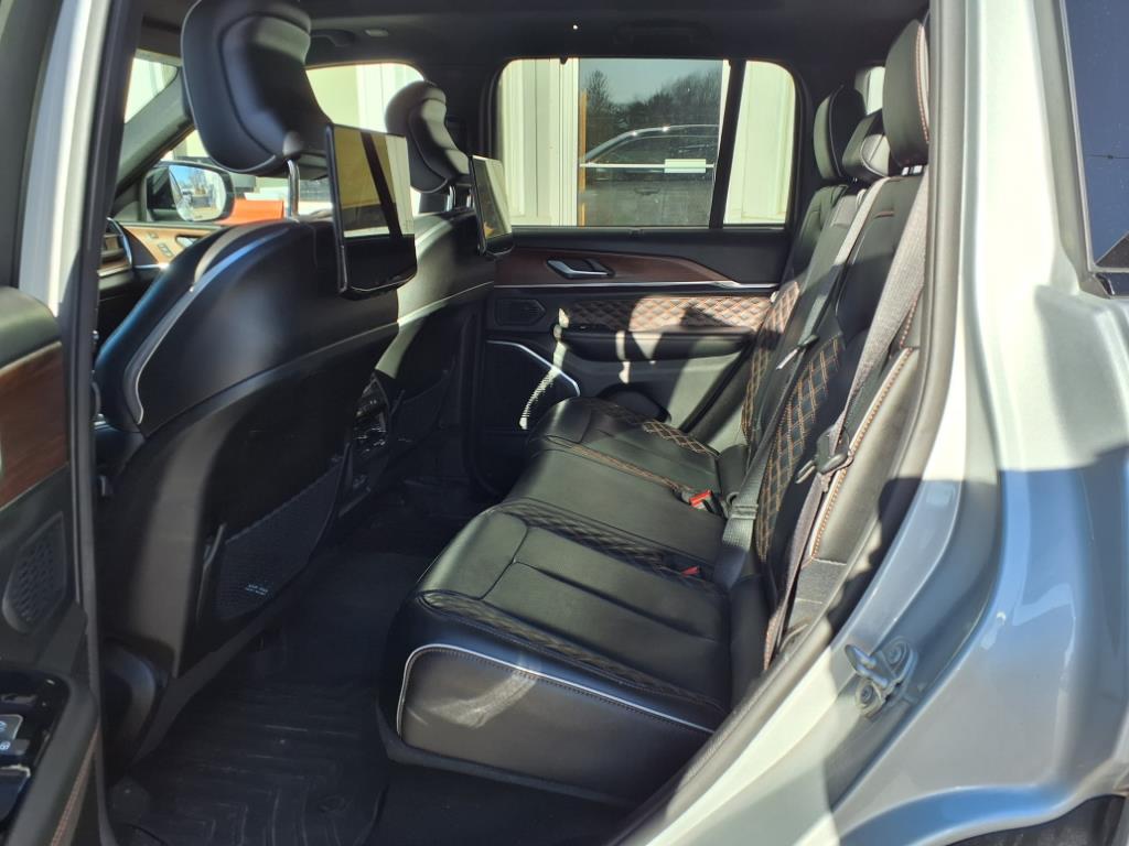 2023 Jeep Grand Cherokee Summit - Photo 9