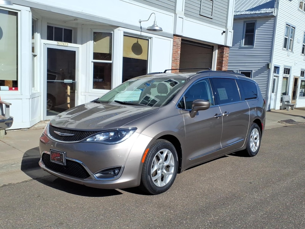 Used 2017 Chrysler Pacifica Touring L Van
