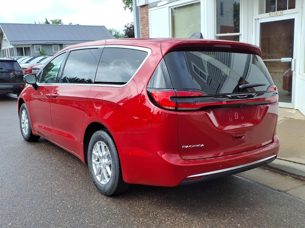 New 2027 Chrysler Pacifica SELECT Passenger Van