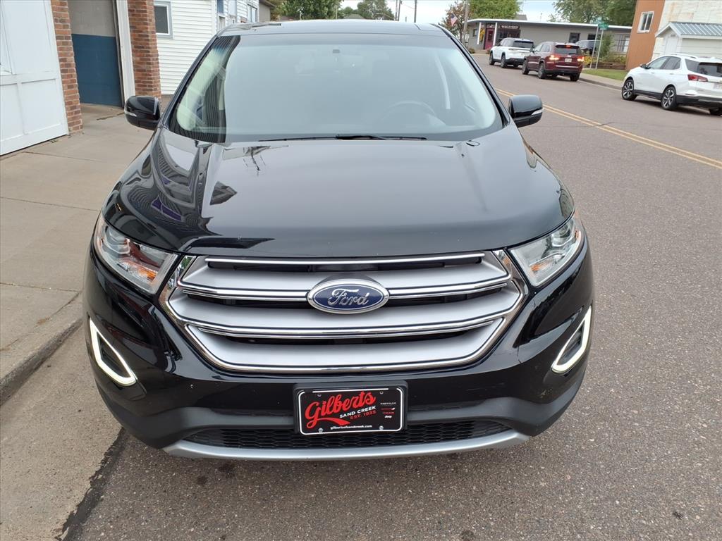 2018 Ford Edge Titanium photo 2