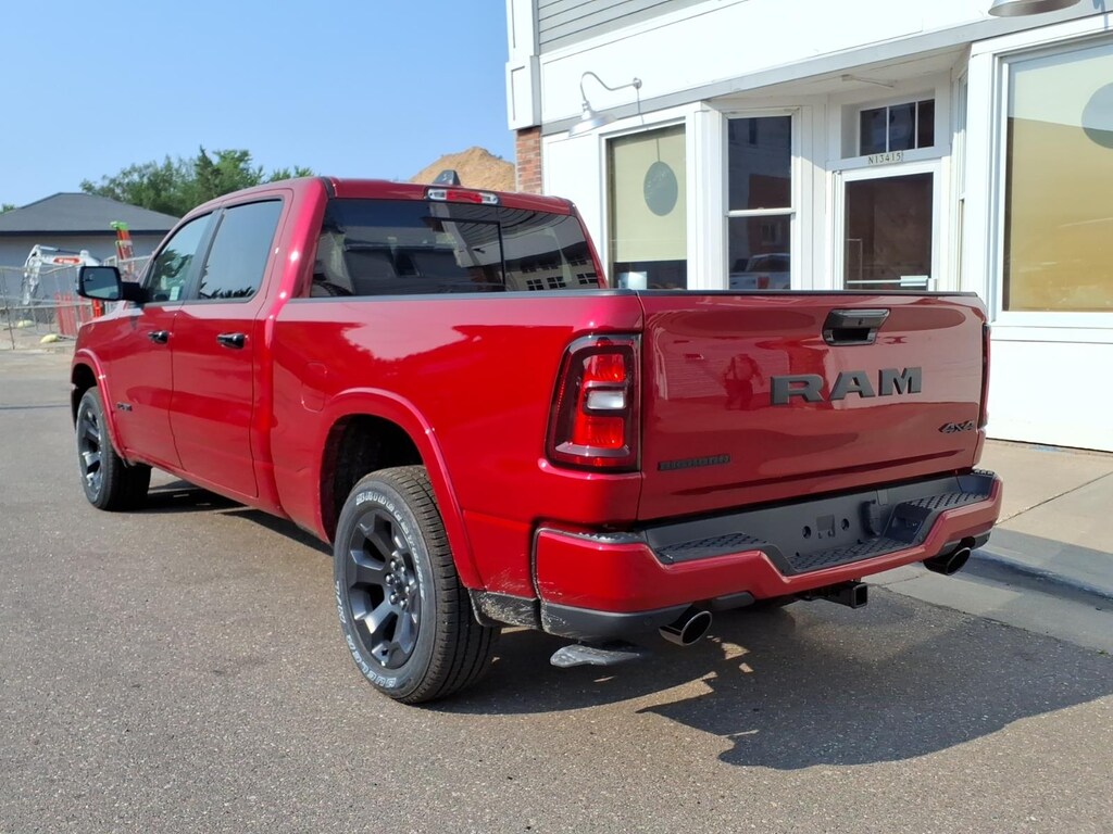 New 2026 Ram 1500 BIG HORN CREW CAB 4X4 6'4 BOX Pickup