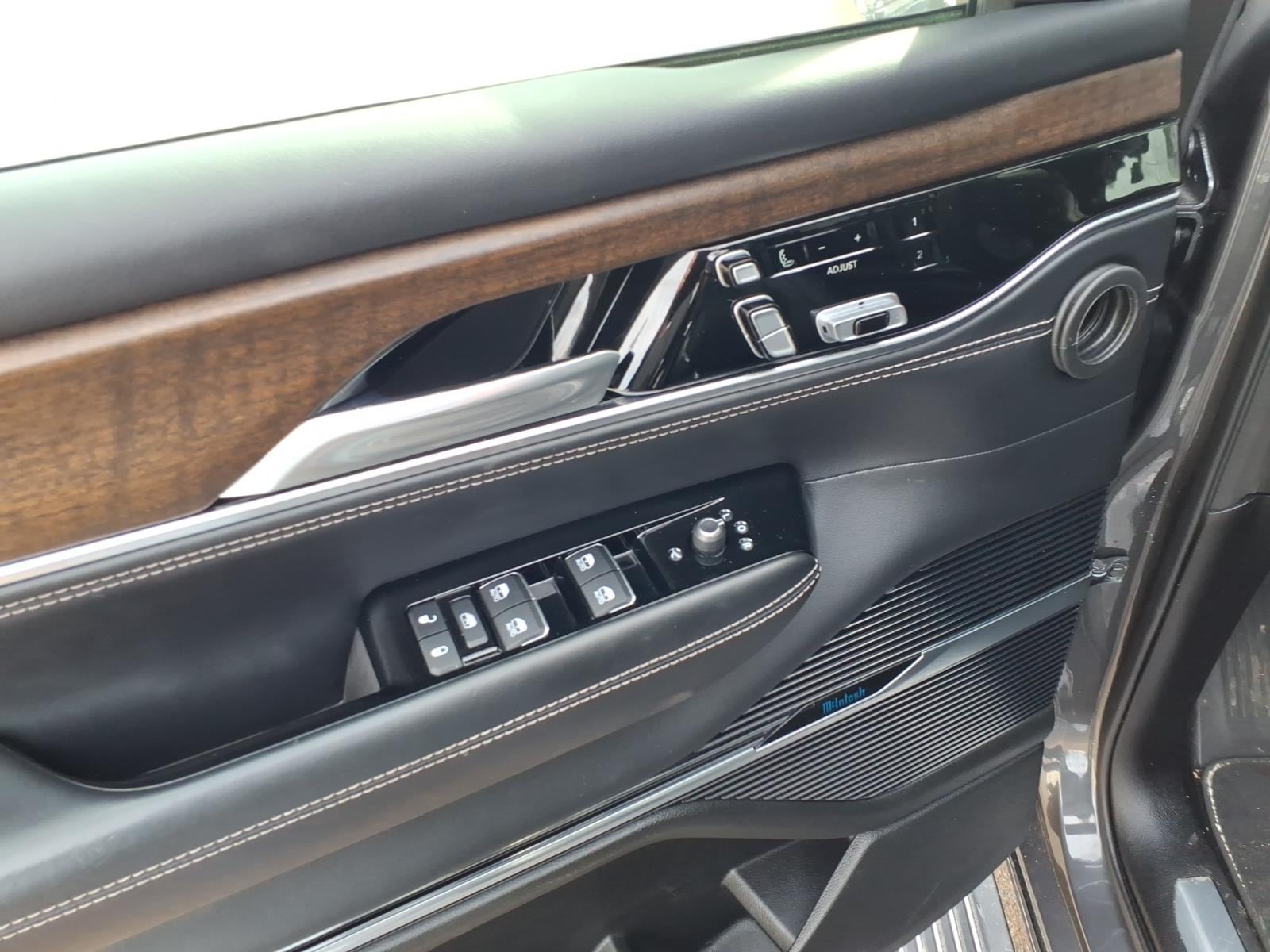 2024 Jeep Grand Wagoneer L Series I - Photo 17
