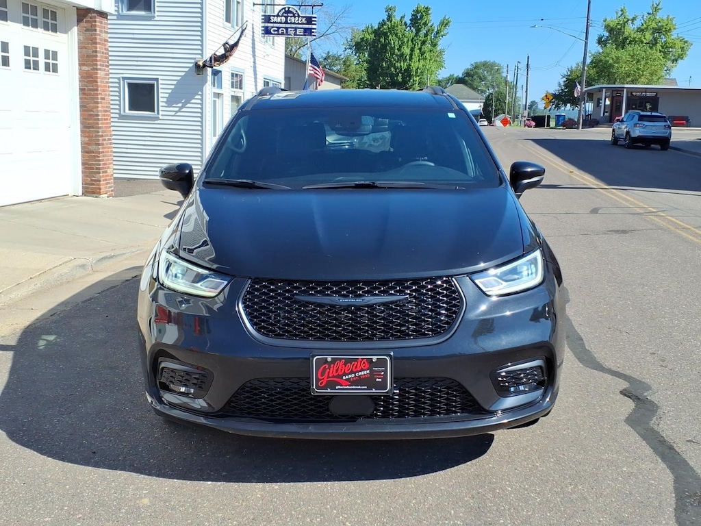 Used 2023 Chrysler Pacifica Touring L Van Passenger Van