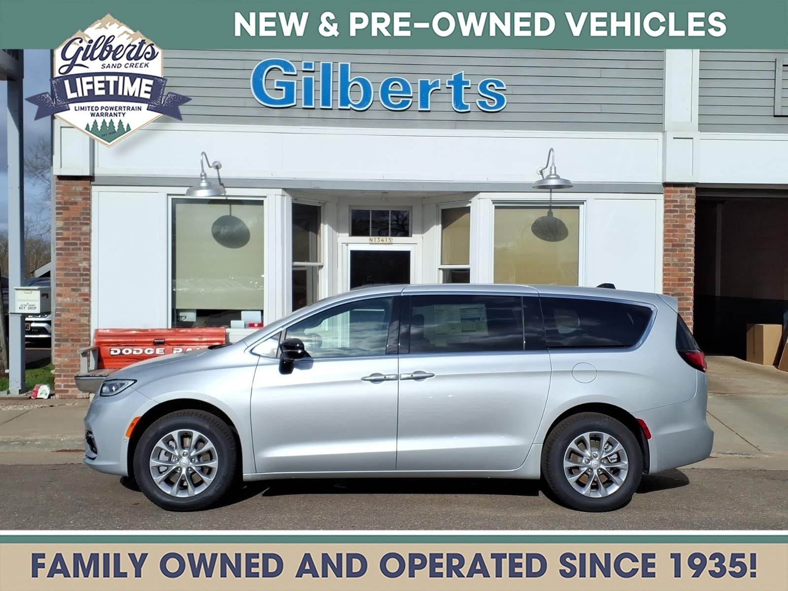 2026 Chrysler Pacifica Limited AWD's photo