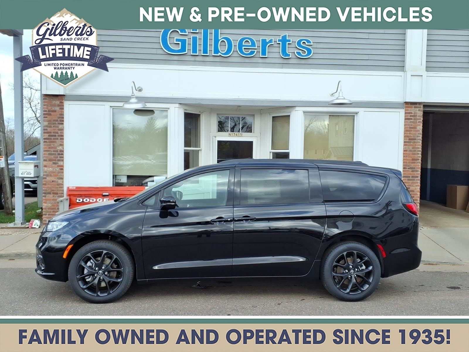 2026 Chrysler Pacifica Passenger Van 