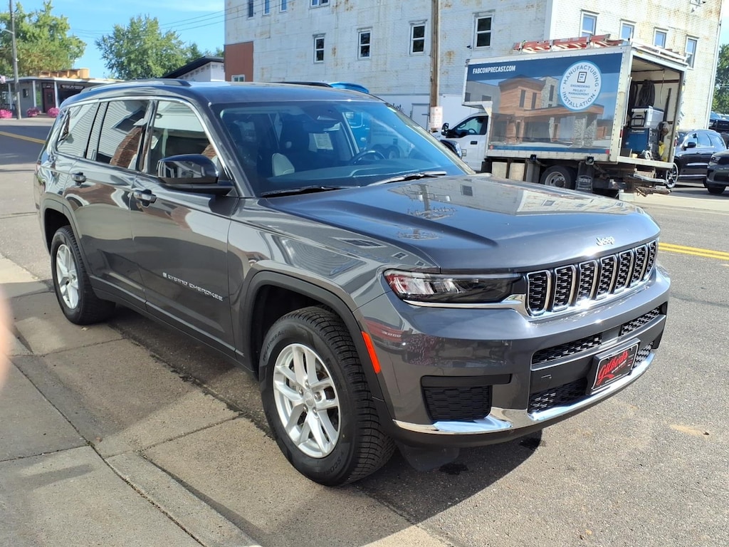Used 2022 Jeep Grand Cherokee L Laredo SUV