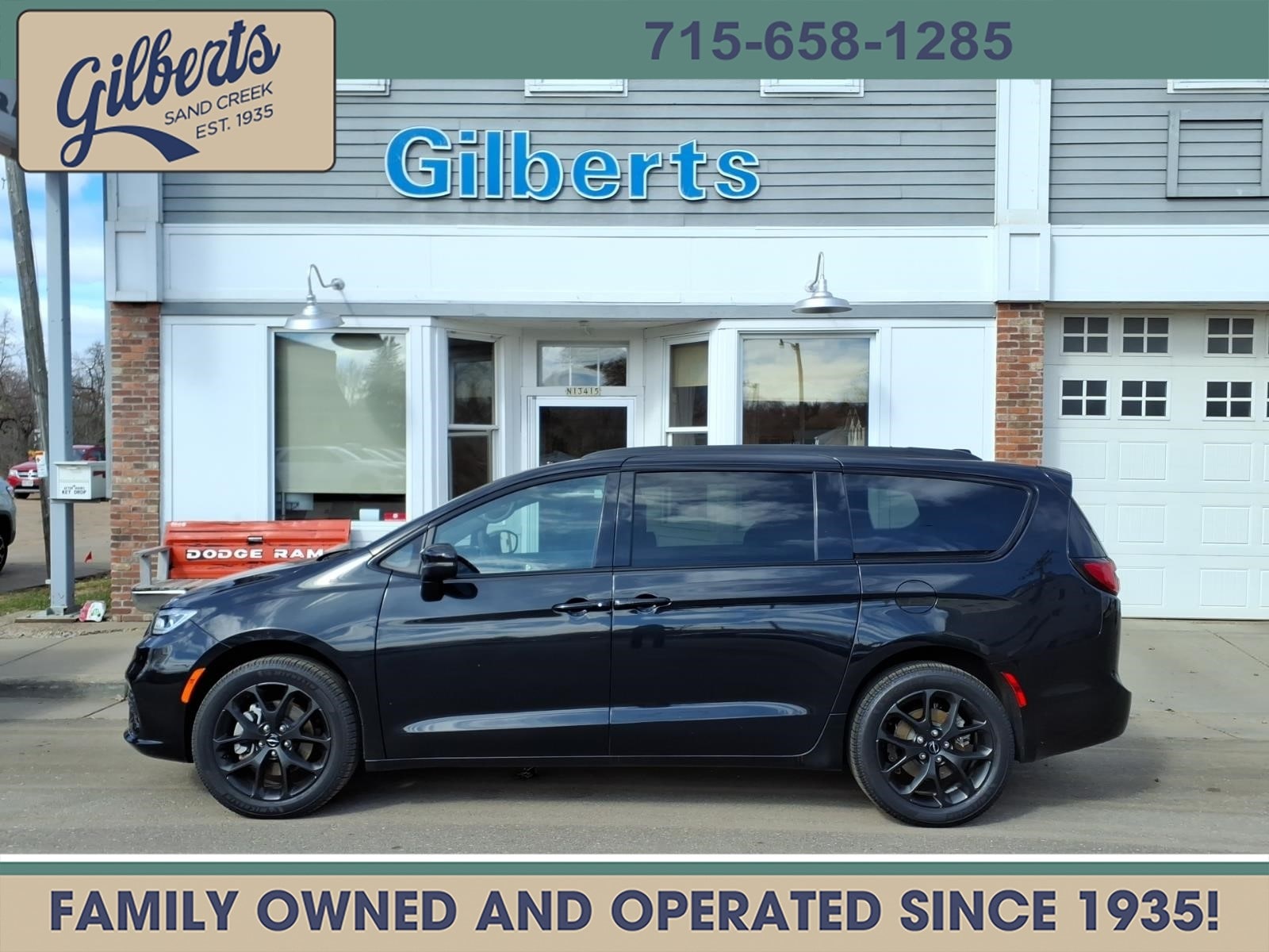 2023 Chrysler Pacifica Van Passenger Van 