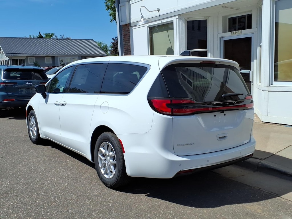 New 2027 Chrysler Pacifica SELECT Passenger Van