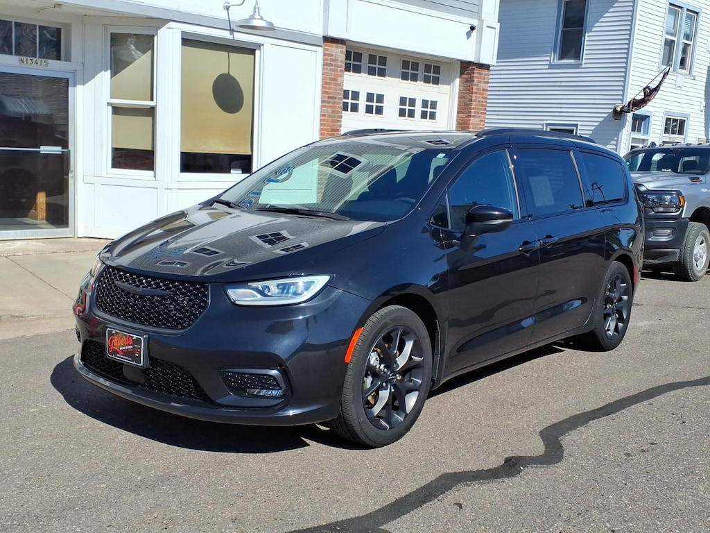 Used 2023 Chrysler Pacifica Touring L Van Passenger Van