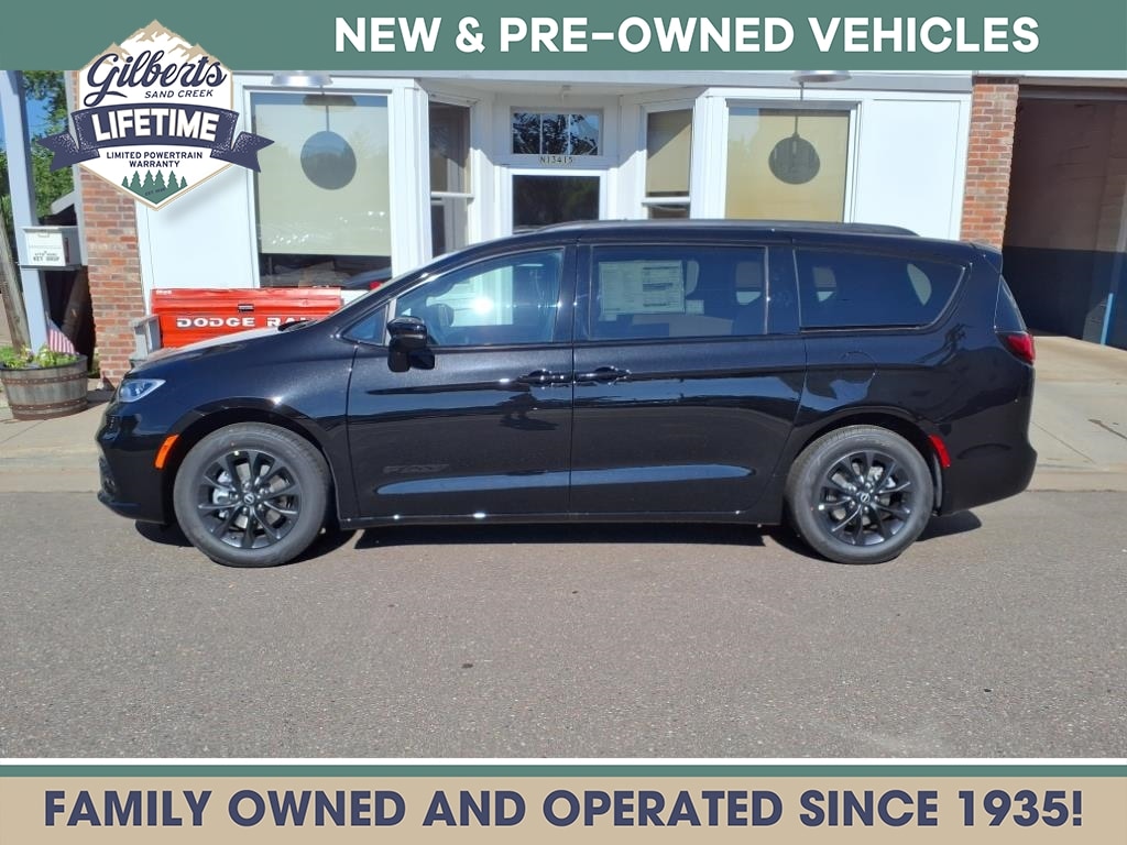 2025 Chrysler Pacifica Passenger Van 