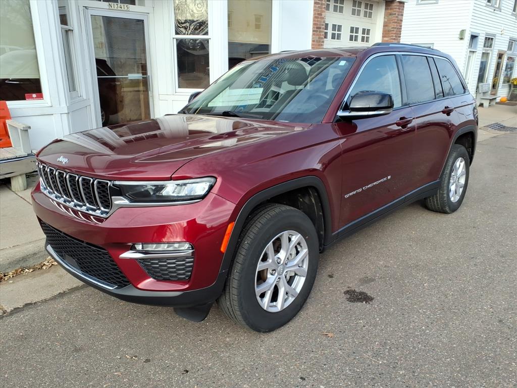 2022 Jeep Grand Cherokee Limited photo 2