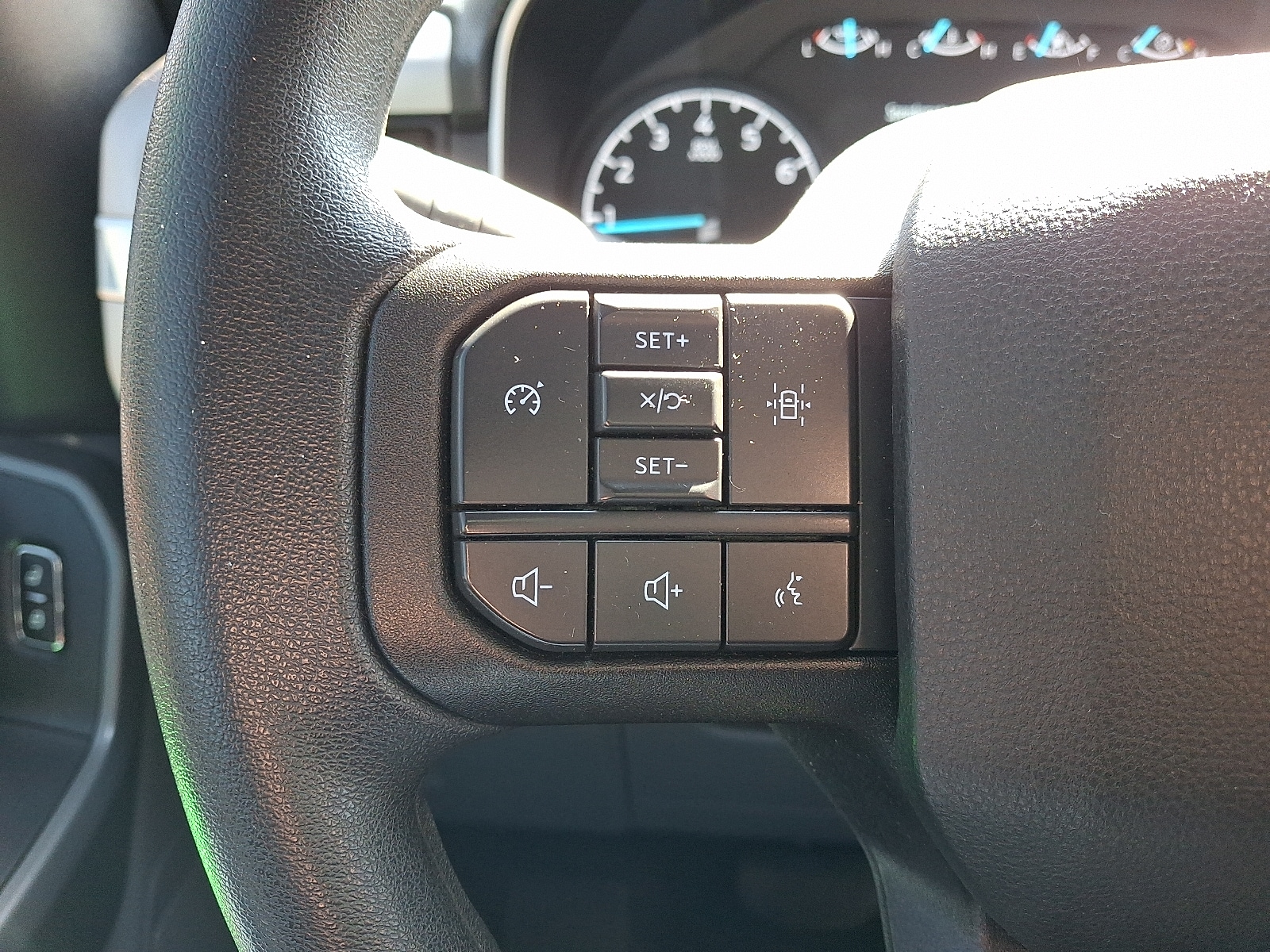 2023 Ford F-150 XLT - Photo 19