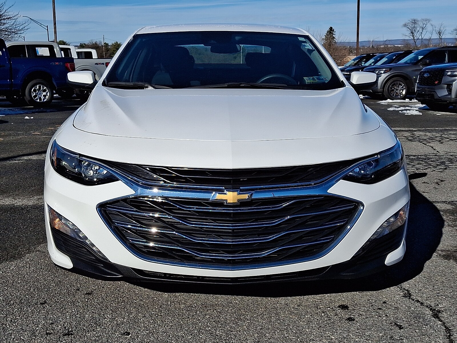 2024 Chevrolet Malibu 1LT photo 2