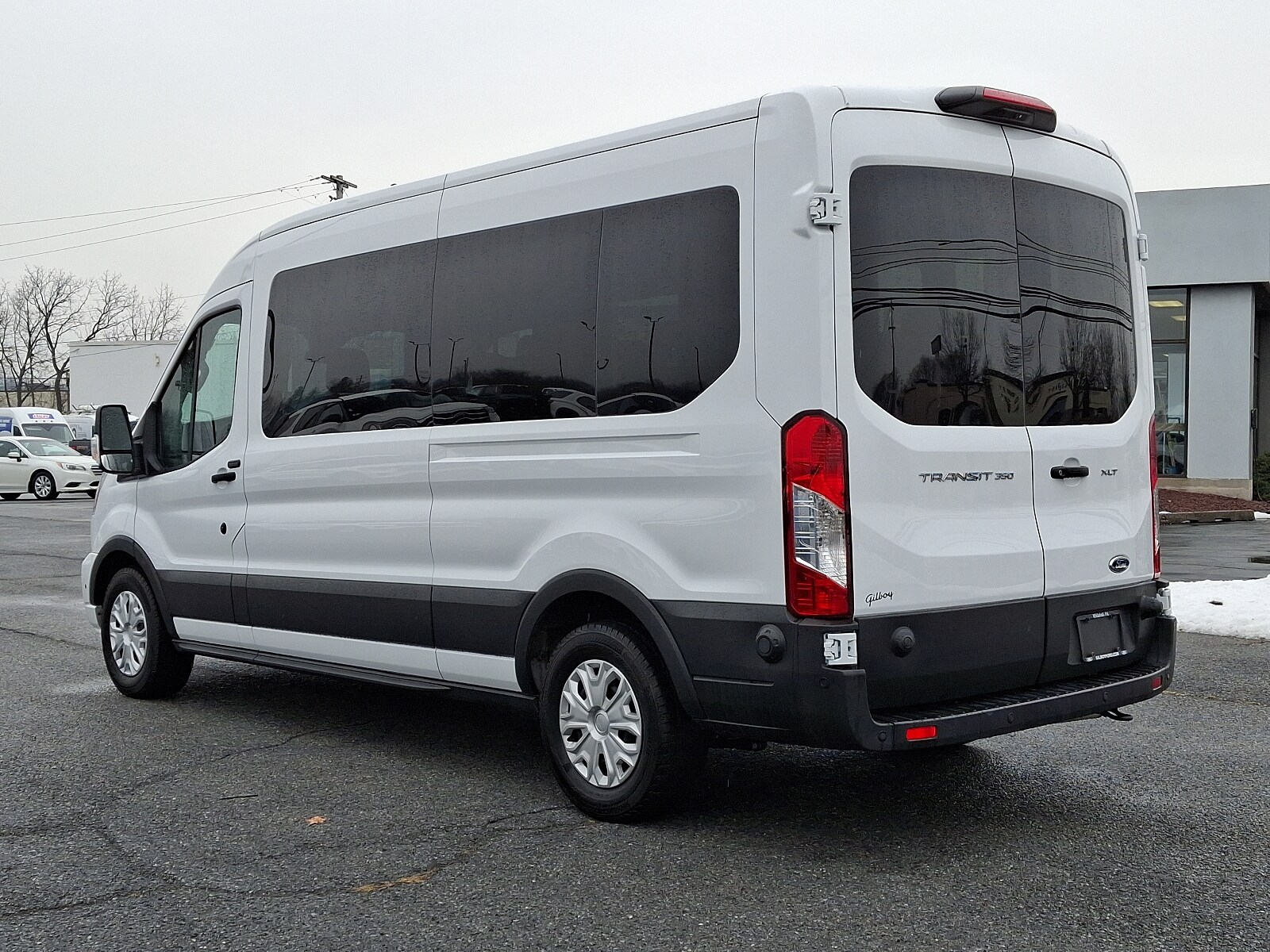 2024 Ford Transit Passenger XLT photo 4