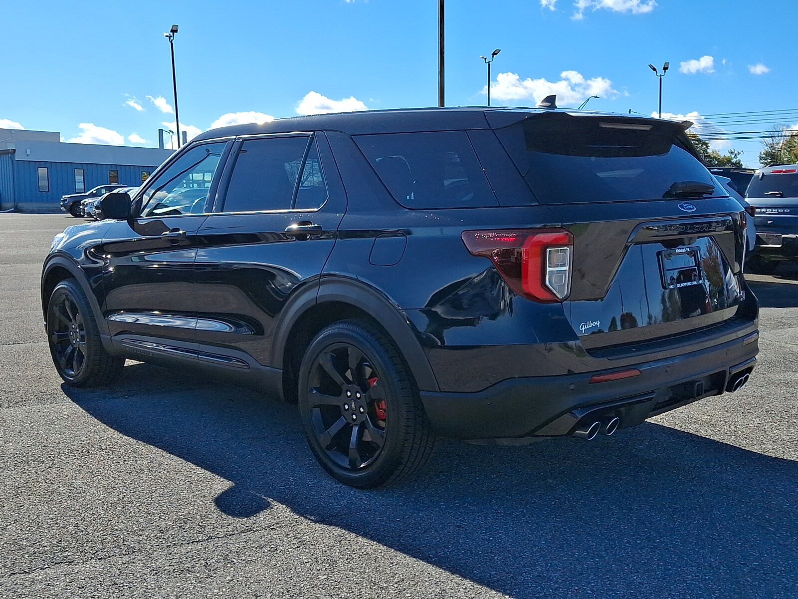2021 Ford Explorer ST Sport photo 2