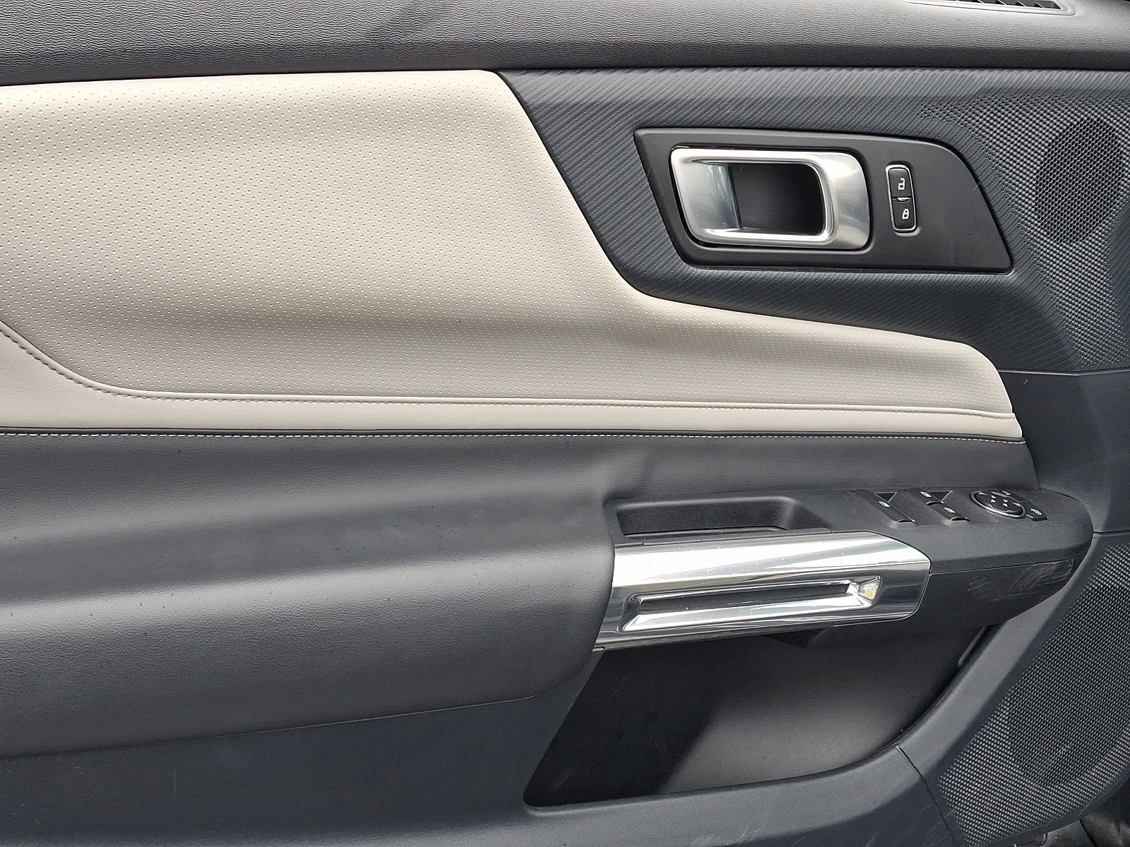 2024 Ford Mustang EcoBoost Premium - Photo 12