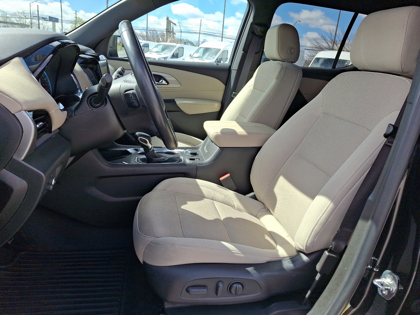 2022 Chevrolet Traverse 1LT - Photo 14