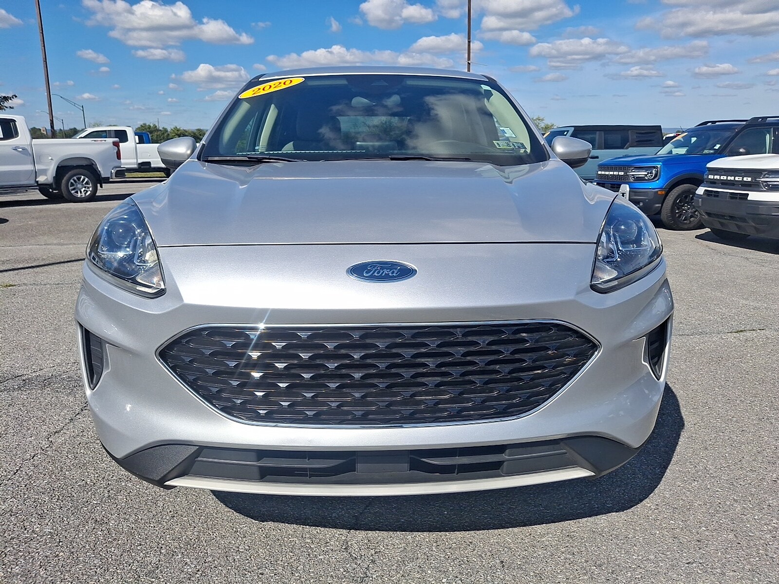 2020 Ford Escape SE Sport photo 2