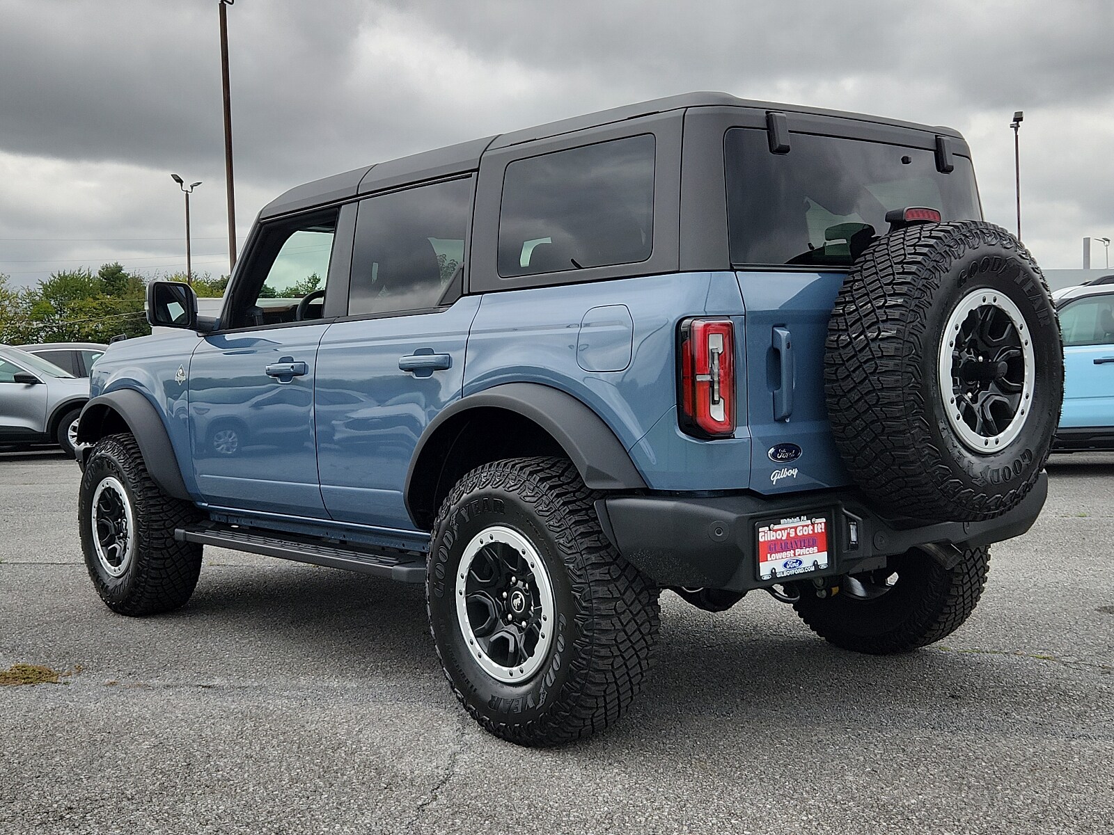 2024 Ford Bronco Outer Banks photo 3