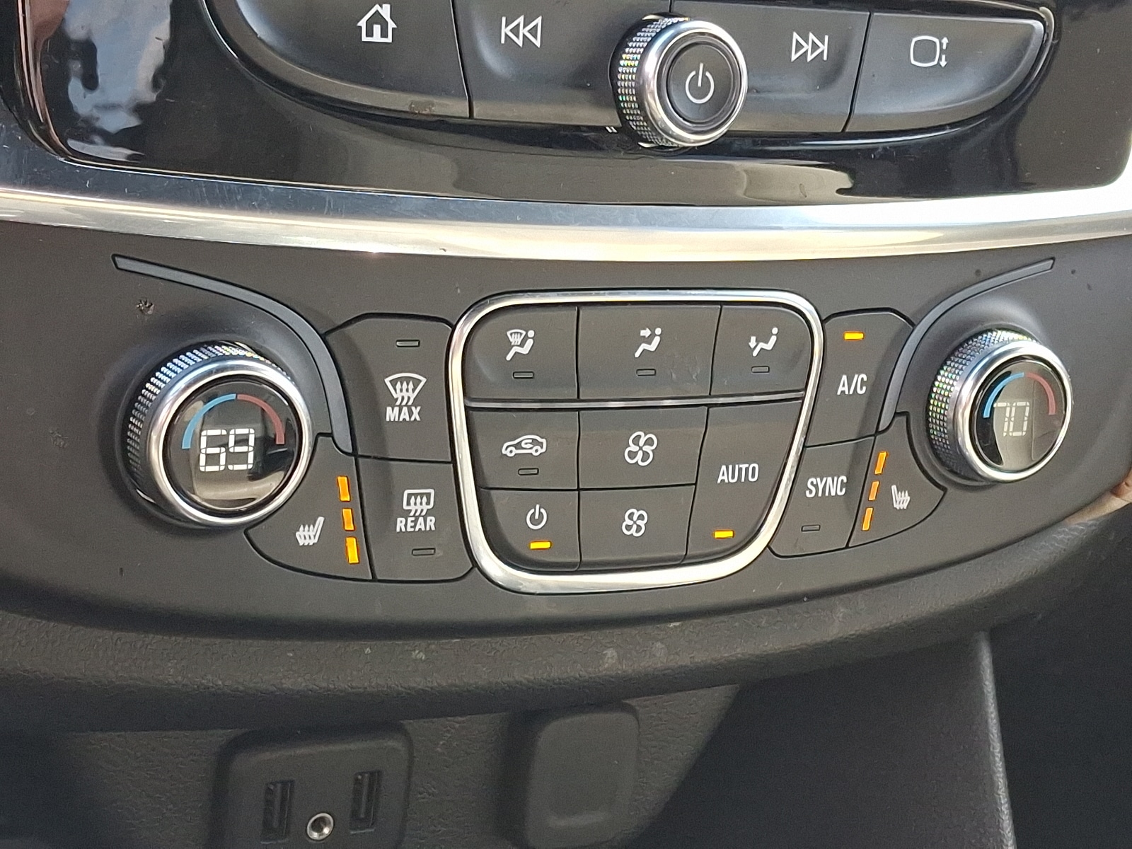 2022 Chevrolet Traverse 1LT - Photo 16