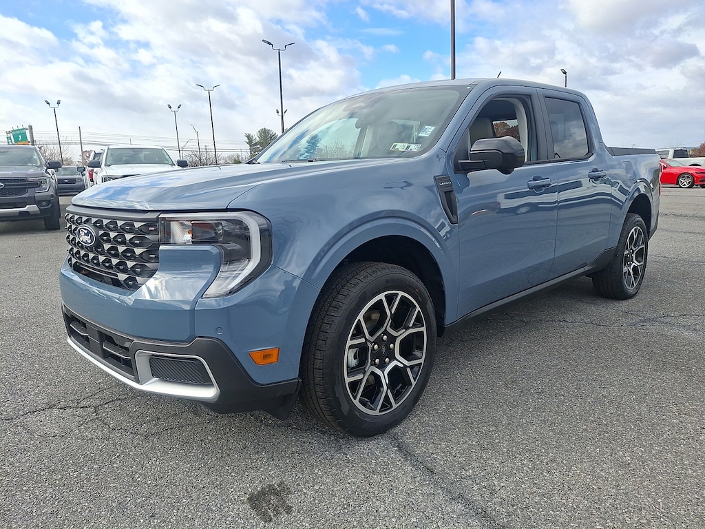 New 2025 Ford Maverick Lariat TRUCK